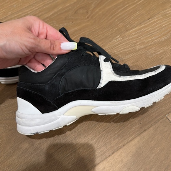 Chanel womens trainer sneakers in black and white size 37.5 - Picture 4 of 12